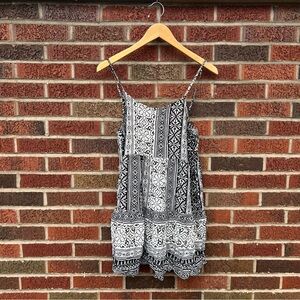 Honeylee Black and White Paisley Print Spaghetti Strap Shift Mini Dress